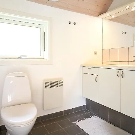 6 Person In Aakirkeby-by Traum Vester Somarken