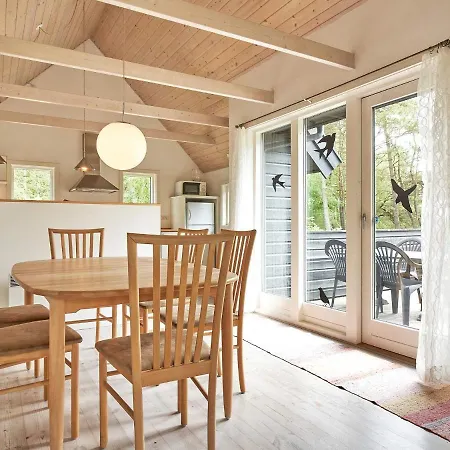 6 Person In Aakirkeby-by Traum