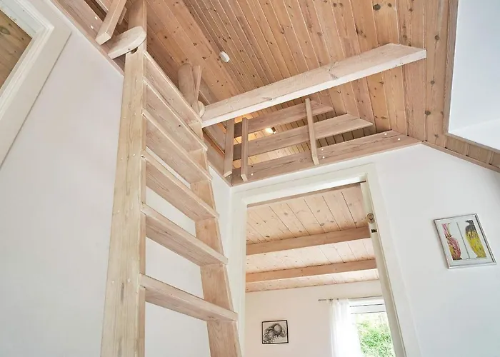6 Person In Aakirkeby-by Traum Vester Somarken